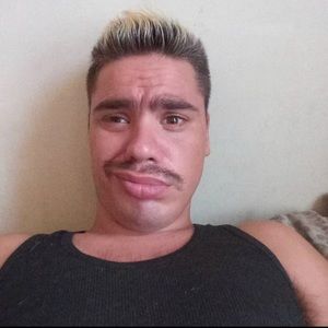 Meet your Posher, Elian